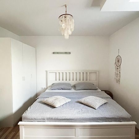 Lovely Basement Rental Μπλεντ Εξωτερικό φωτογραφία