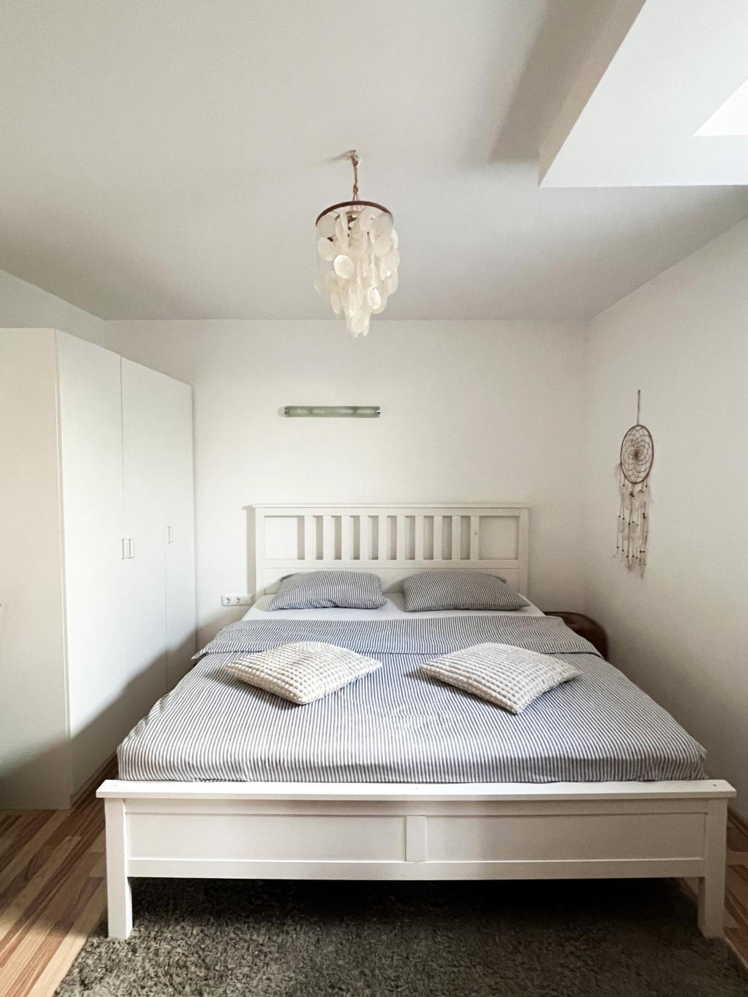 Lovely Basement Rental Μπλεντ Εξωτερικό φωτογραφία